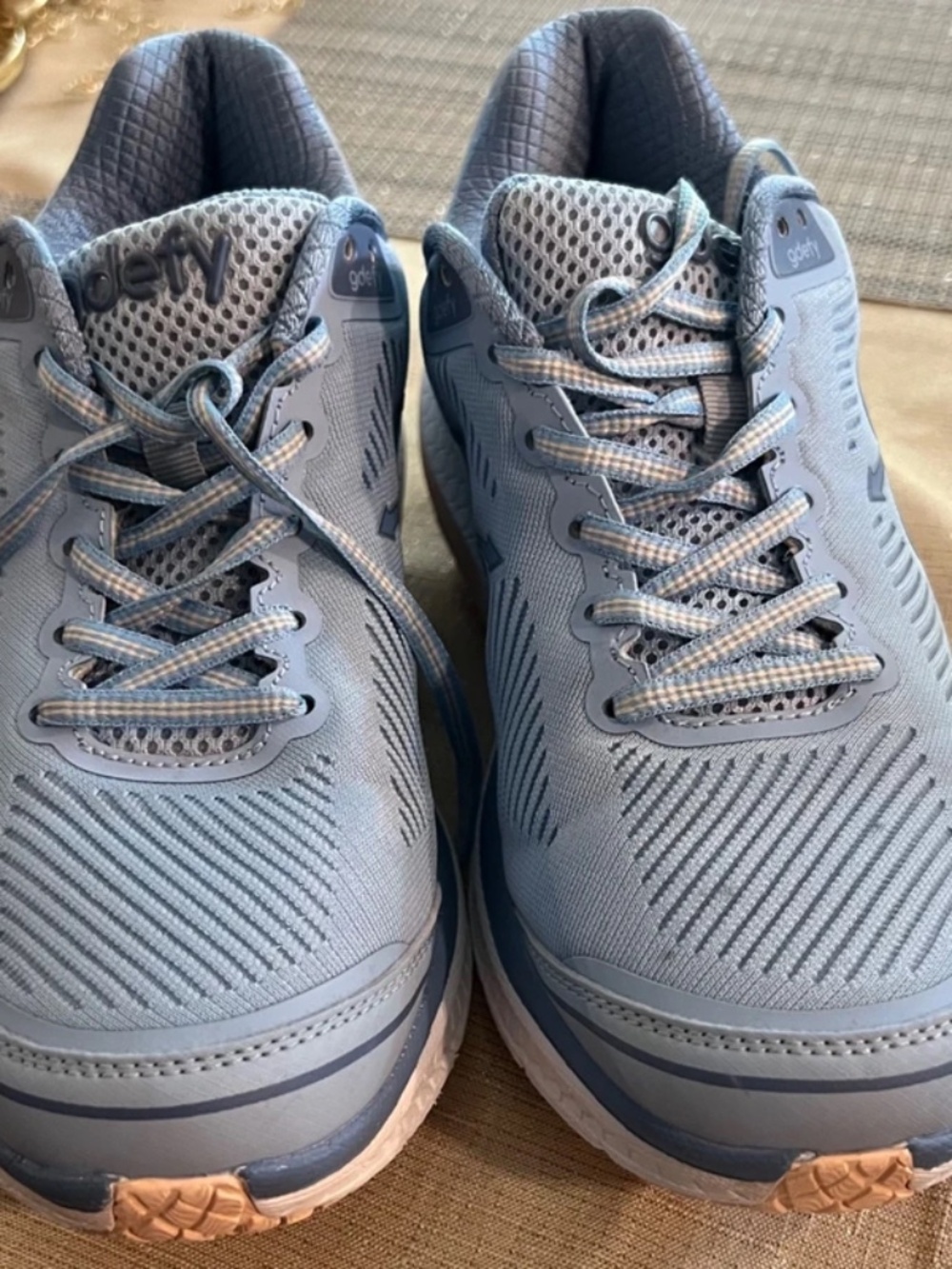 Gdefy Walking Shoes | 7.5